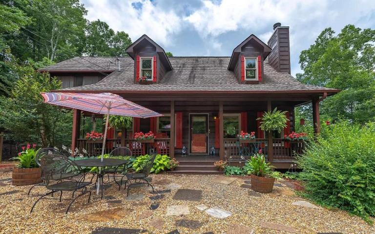 Roost on the Ridge - B&B Ellijay