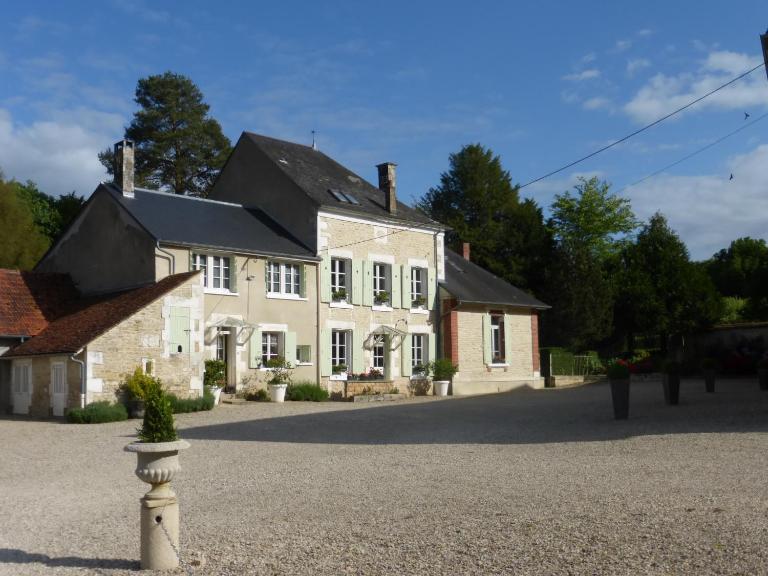 Domaine du Bouloy - Bed and Breakfast Druyes-les-Belles-Fontaines