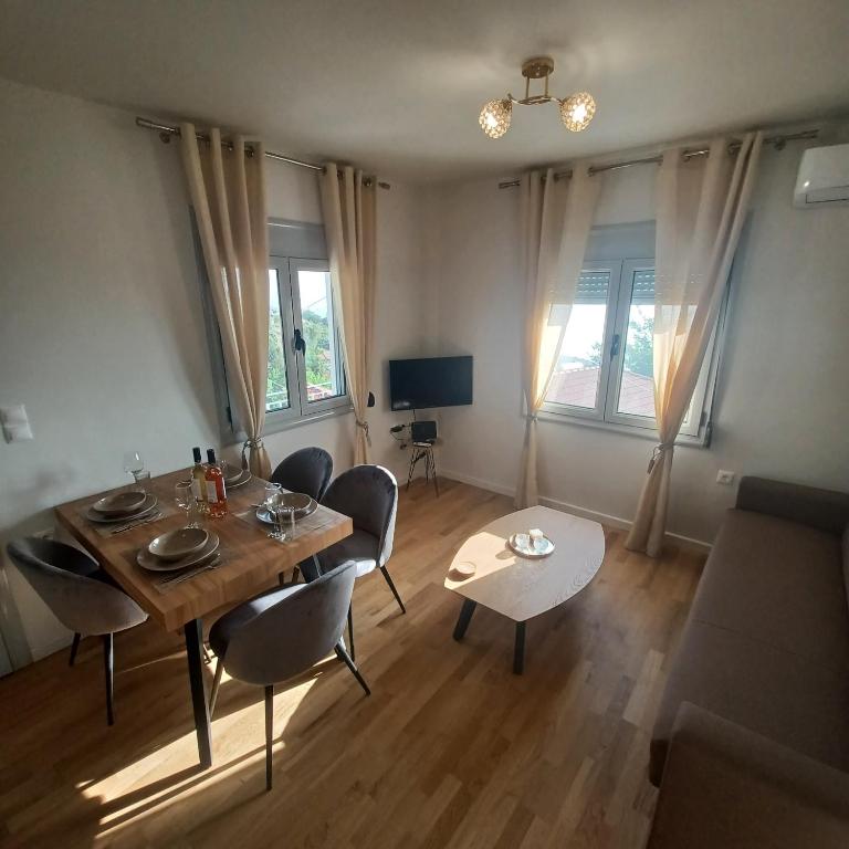 Ionian Avra Apartment - Bed and Breakfast Athánion