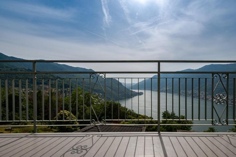 Mamo's Belvedere by Holiday Solutions - Bed and Breakfast Faggeto Lario
