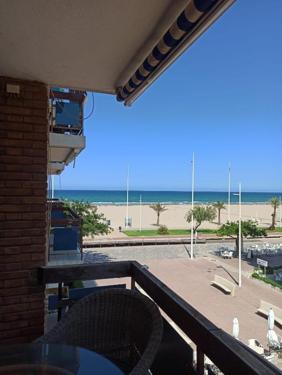 APARTAMENTO 1ª LÍNEA EN PLAYA DE GANDÍA - B&B Platja de Gandía