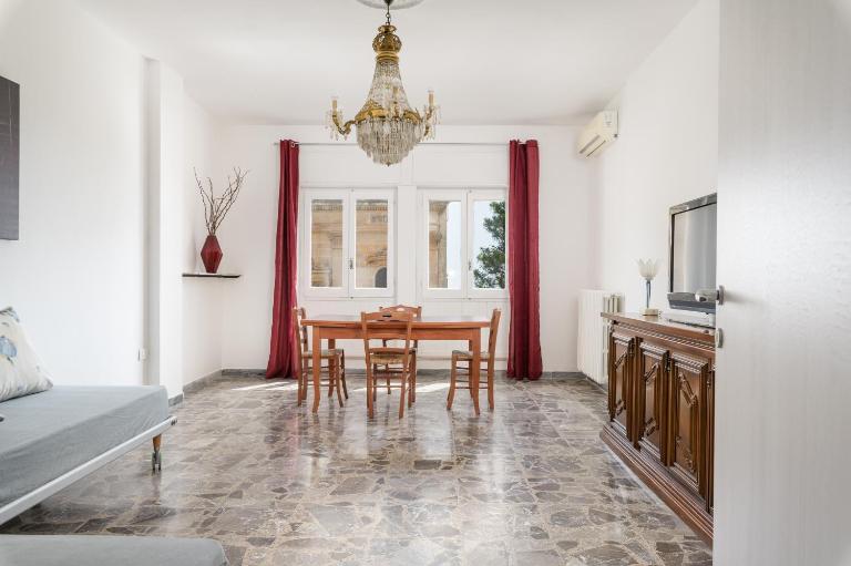 Dimora VIALECCE ,with private parking - Bed and Breakfast Ostuni