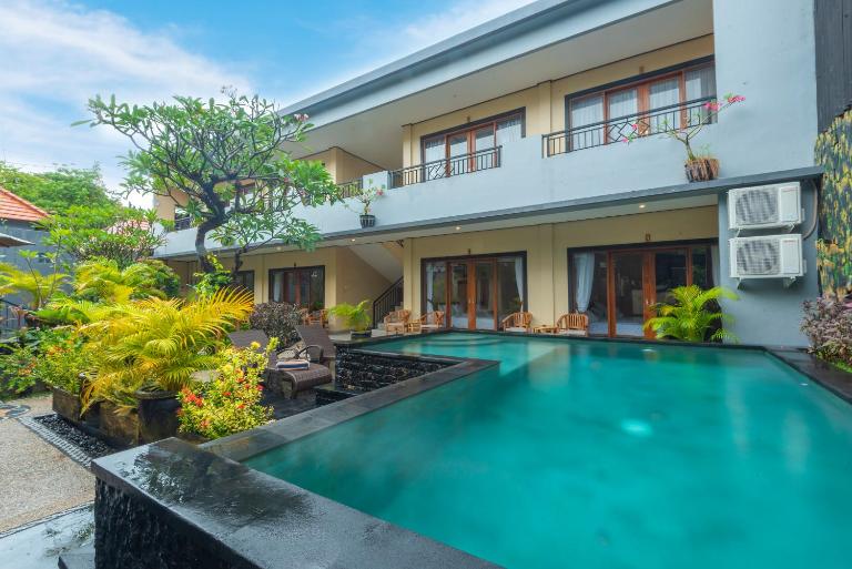 Liliy Guest House Kuta - B&B Legian