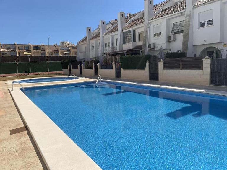 Casa en Cabo Huertas con piscina privada y zona residencial By Turihome - B&B Alicante