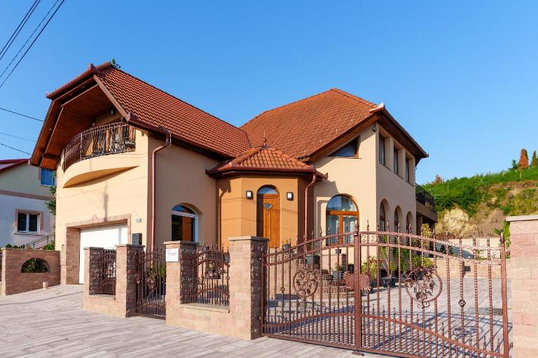 Rosé Apartments - Bed and Breakfast Bogács