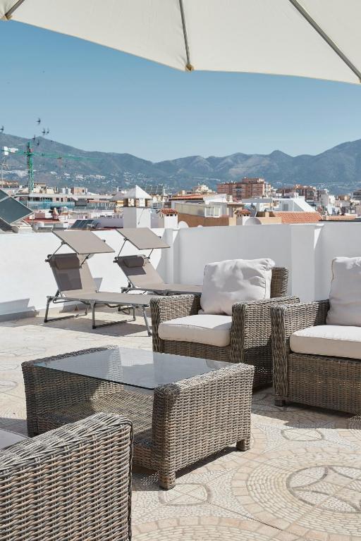 City Center Penthouse with Solarium 2 minutes from the Beach - Ferienwohnung Fuengirola