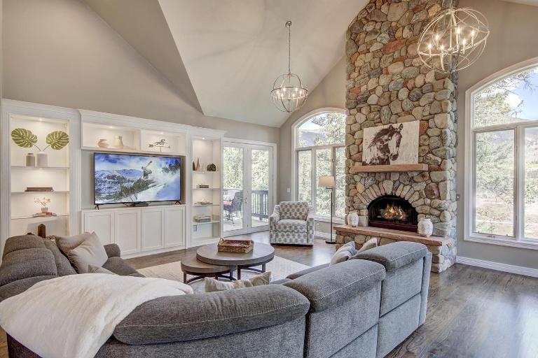 5 Ski Resorts within 16 Miles - Salt Water Hot Tub - B&B Dillon