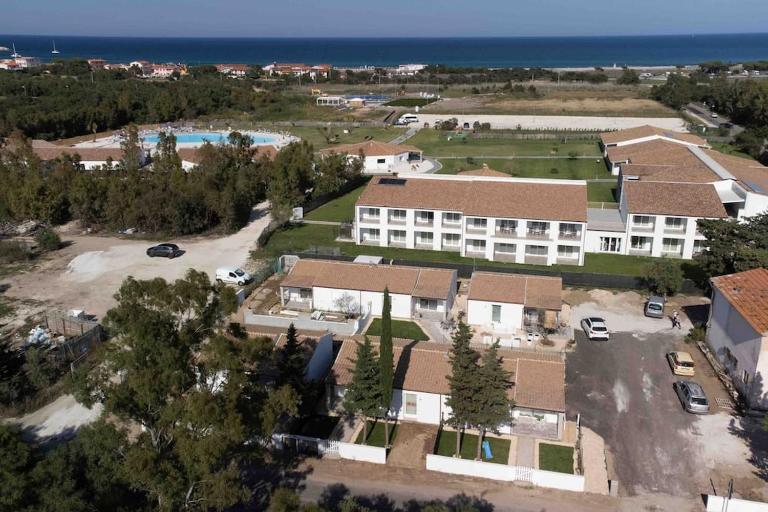 Seaside Villa 2BR-1BA. 7 min walk to the beach - Chambres d'hôtes La Caletta