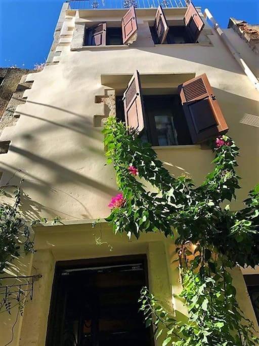 Traditional 3 Story Townhouse ,Batta Hanem - B&B Chania