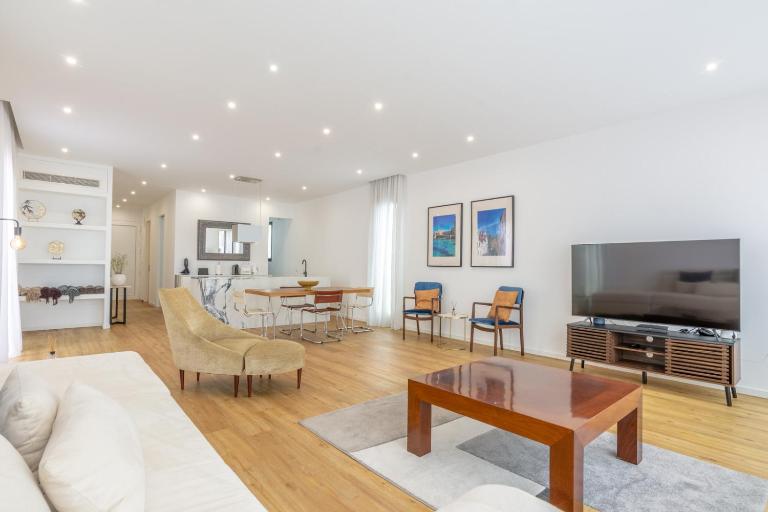 Entire Villa, Bay Views, Private Rooftop & BBQ - B&B Funchal