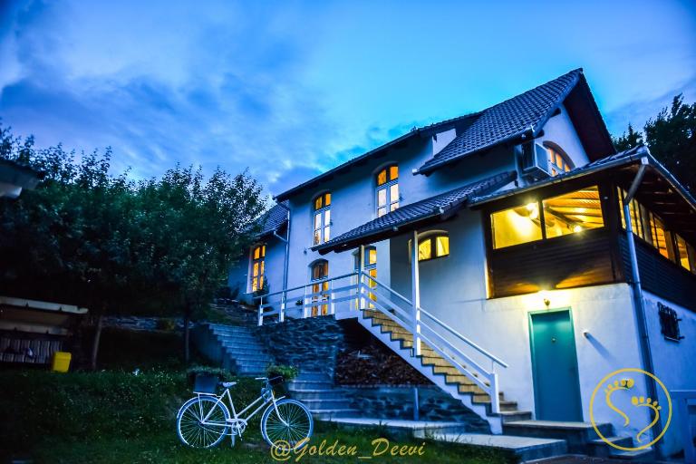 Golden Deevi - Chambres d'hôtes Sălişte