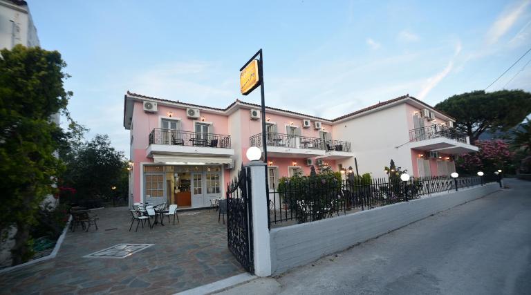 Anaxos Bay Rooms & Apartments - B&B Anaxos