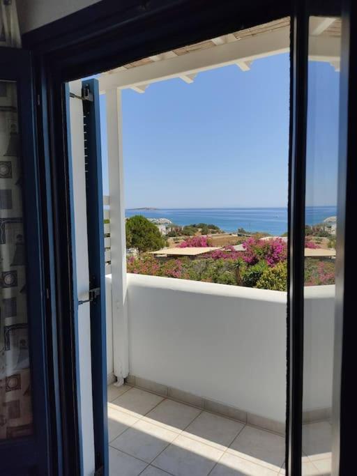 Peaceful getaway for 2 - amazing sea view/sunbeds! - B&B Ambelas