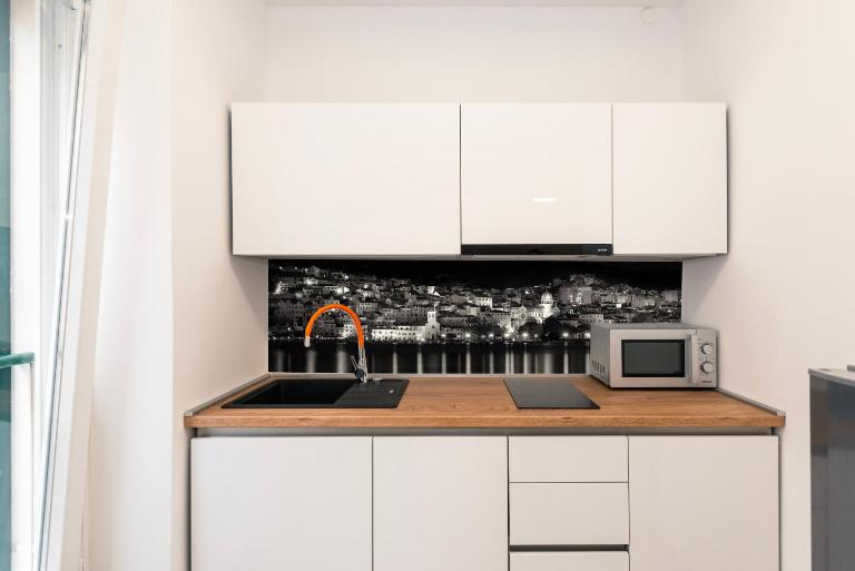 Studio Apartman MAX center of the old town free parking beautiful view - B&B Šibenik
