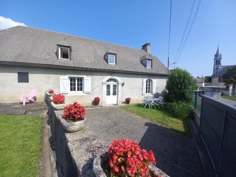 Maison avec jardin - Chambres d'hôtes Adé