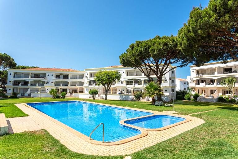 Host Wise - Amazing Sunny Flat - Swimming Pool & Terrace - B&B Vilamoura