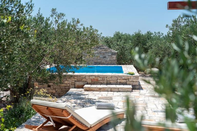 Trapula stone paradise - Bed and Breakfast Maslinica
