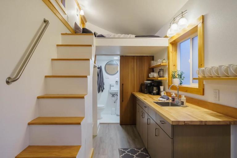 #StayInMyDistrict Overlook Backyard Tiny Suite - B&B Portland