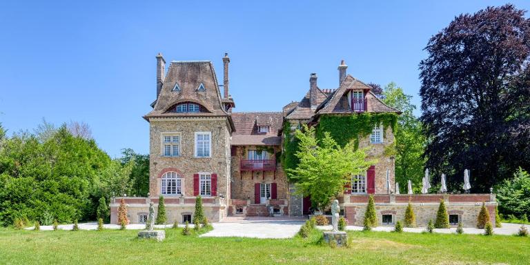 Le Petit Château de Barbizon au Bois du Mée - Bed and Breakfast Barbizon