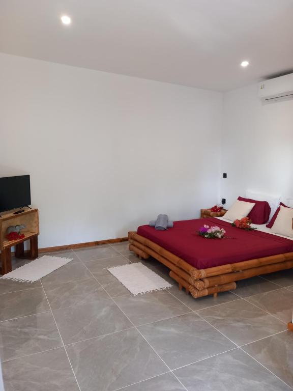 Terei-Here Bungalow Airport - Bed and Breakfast Avae
