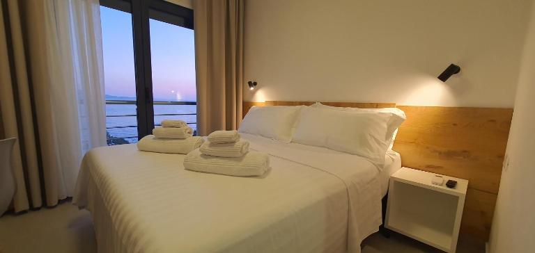Beachfront Saranda Terrace Apartments - B&B Saranda