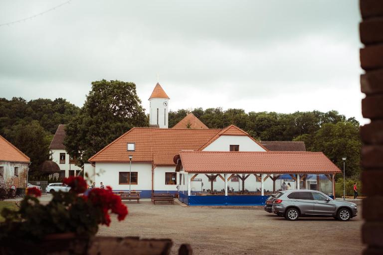 Čechův dvůr - B&B Louka