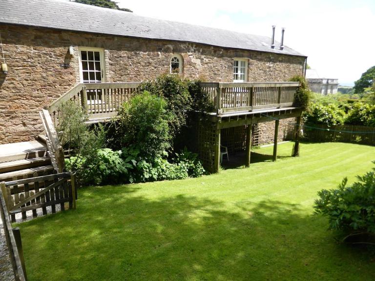 The Old Stables of heritage Tregrehan Garden Cottages on South Coast - B&B St Austell