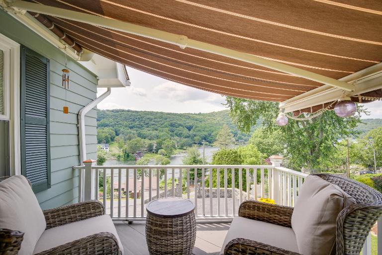 New Fairfield Vacation Rental w/ Lake Views! - B&B New Fairfield