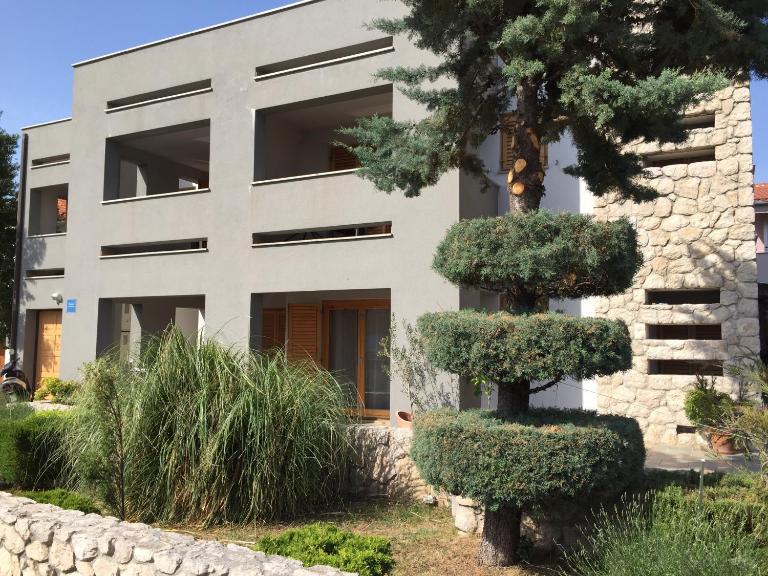 Apartments Smiljanic - Ferienwohnung Tribunj
