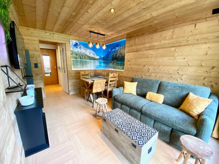 Appartement rénové 2 chambres vue pistes parking privatif - B&B Les Orres
