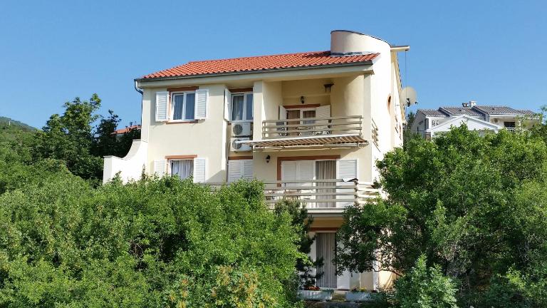 Apartments Kristina - Bed and Breakfast Klenovica
