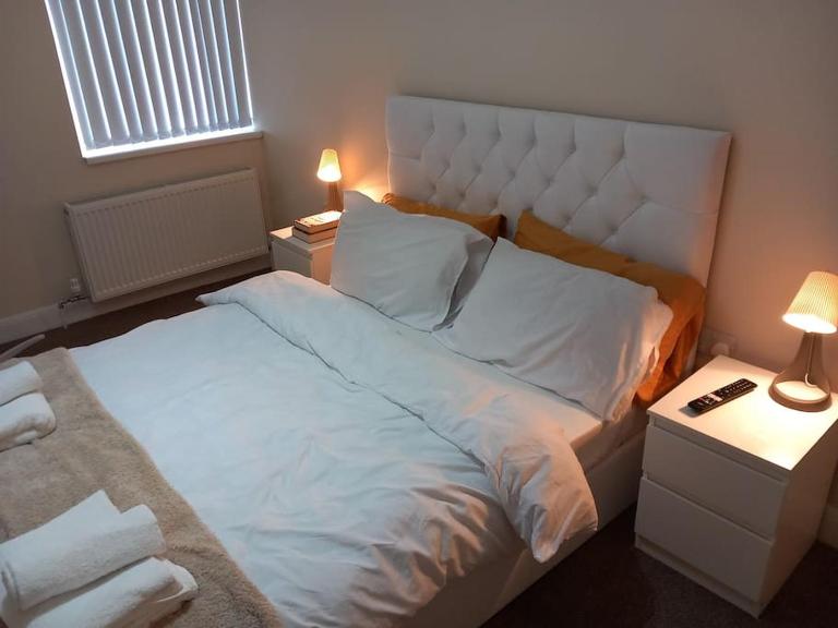Beautiful and Cosy 3 beds home for 6 guests near Doncaster Racecourse - B&B Adwick le Street