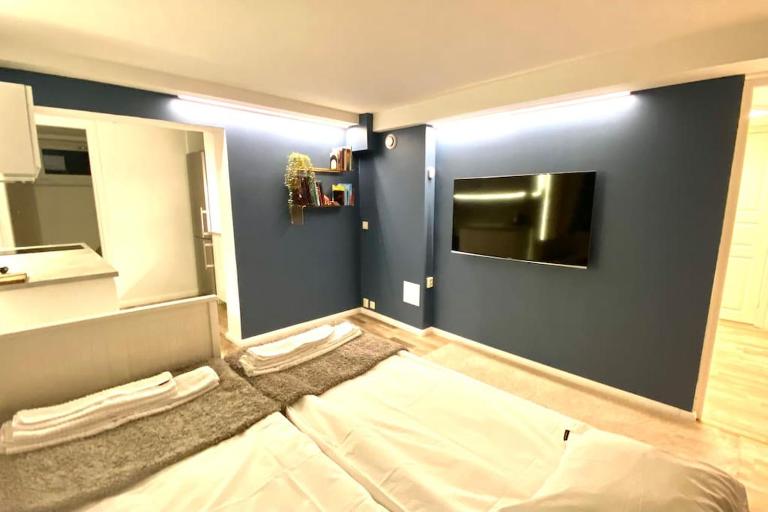 Extraordinary apartment with double shower - Bed and Breakfast Norrahammar