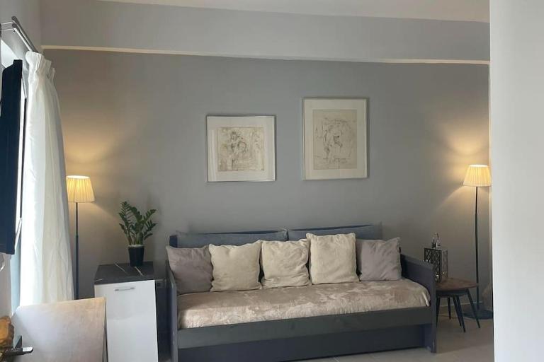 Studio in the center, 2 mins from the beach - Bed and Breakfast Loutráki