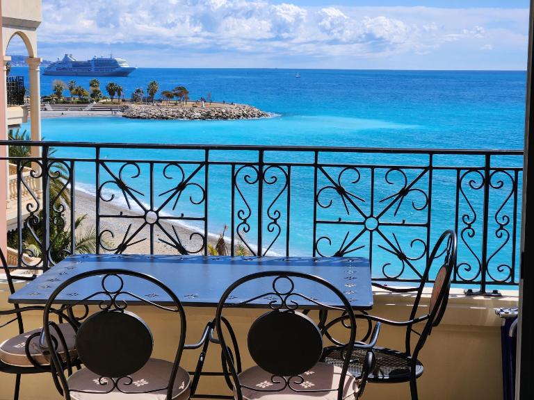 Exclusive Panoramic Sea View in Victoria Beach - Chambres d'hôtes Menton
