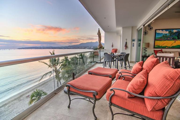 Nova - Beachfront Condo with Private Office & Panoramic Views - B&B Bucerías