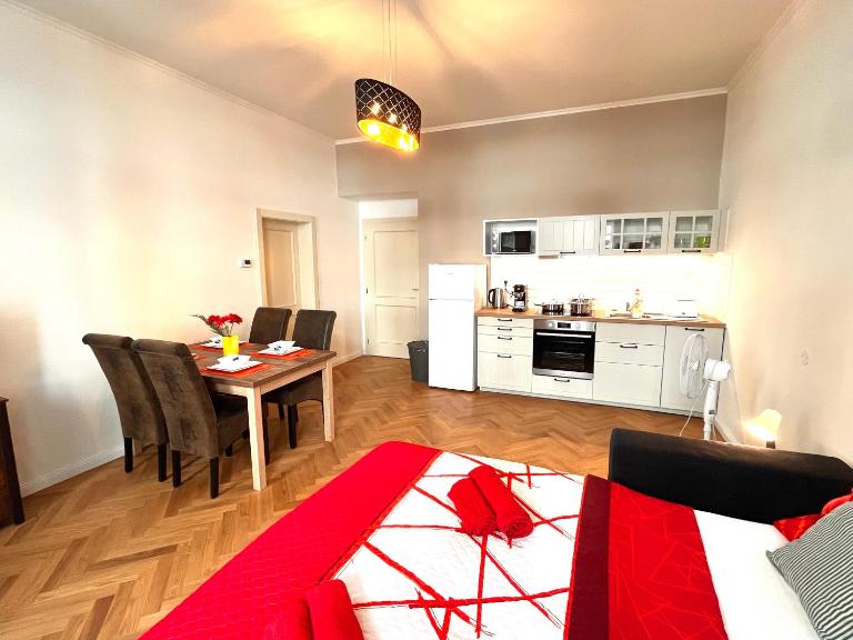 Cute Apartment Zborovska - B&B Prague