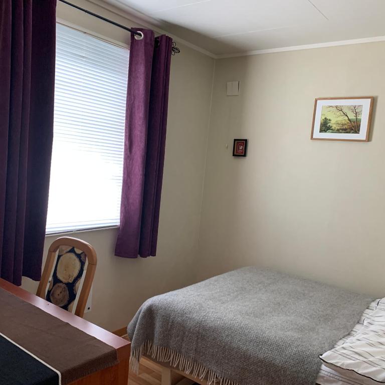 Budget rooms on the way to Lofoten - B&B Harstad
