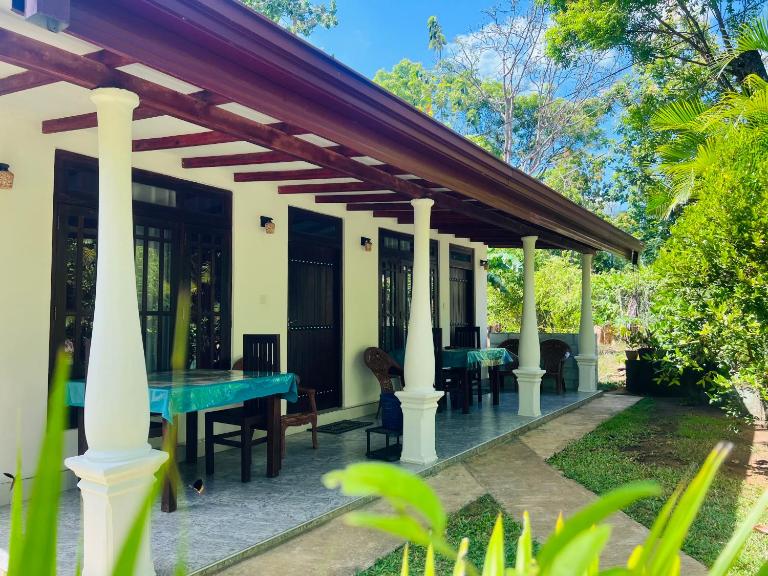 Harini Villa - Bed and Breakfast Sigiriya
