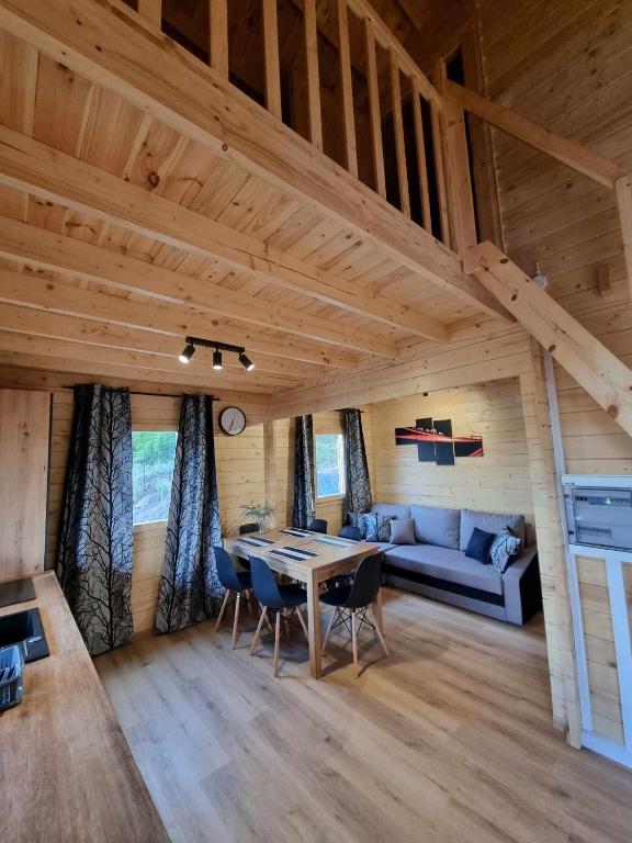 Domek letniskowy piętrowy na Kaszubach jezioro Ostrów Mausz - Chambres d'hôtes Kłodno