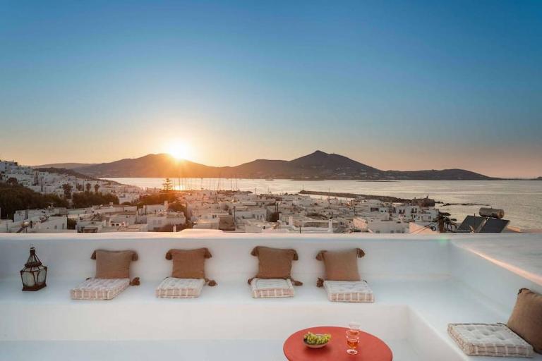 Naousa Villa with pool, garden and view - B&B Naoussa