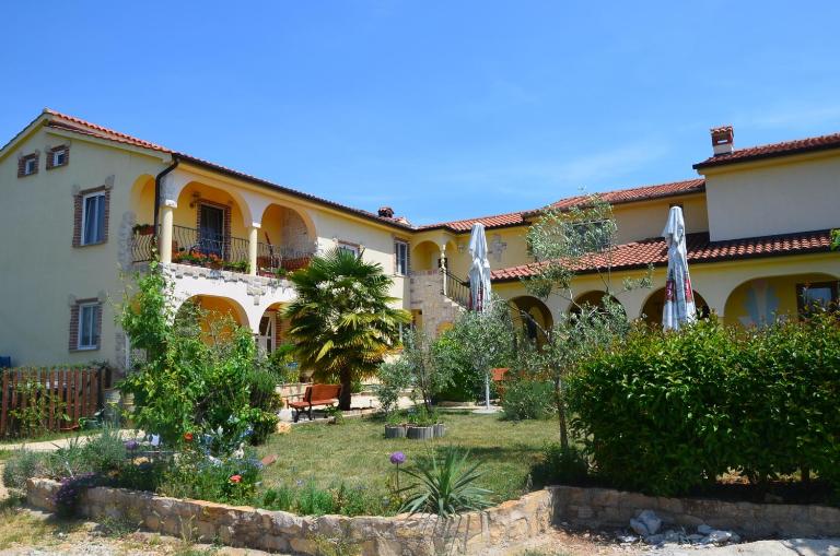 Apartmenthaus Sabine - Bed and Breakfast Nova Vas