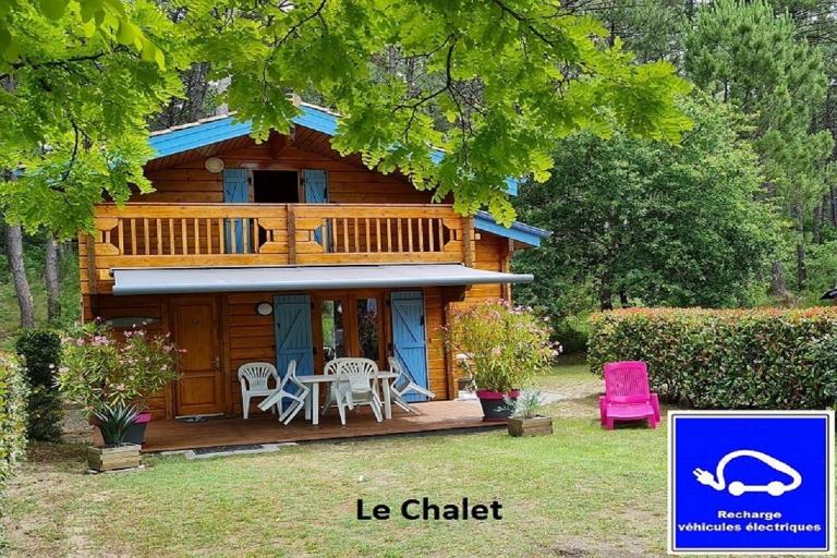 A BIAS Chalet 4 à 6 Personnes Entièrement Climatisé Chargeur VE 7kw-Wifi-Balnéo et Piscine - Bed and Breakfast Bias