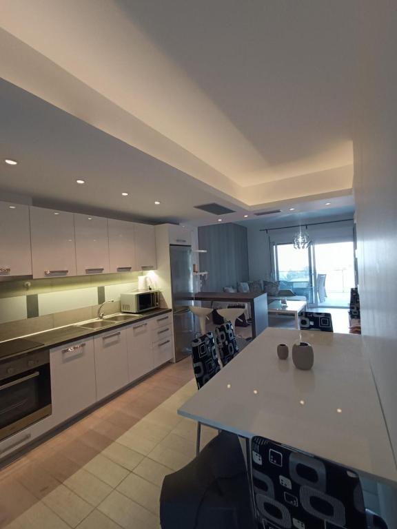 Peramos View Luxury Maisonette - B&B Nea Peramos