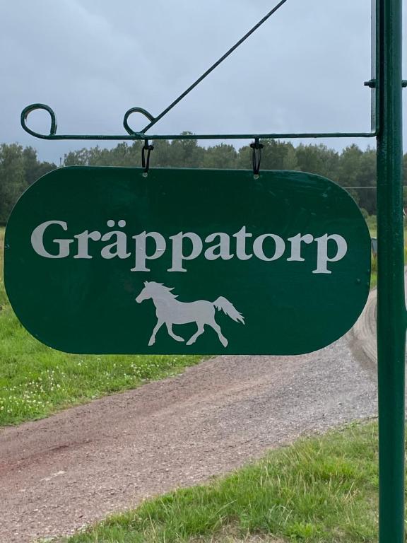 Liten stuga mitt i naturen på Kinnekulle - B&B Hällekis