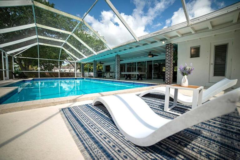 Luxury Miami Village w/Pool+Grill+MiniGolf - B&B Miami