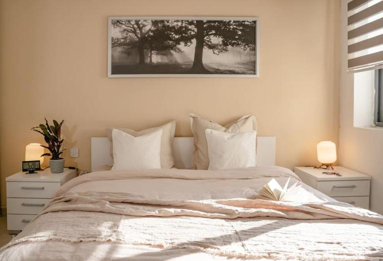 Cozy 1BDR Penthouse in Gzira! Near Beach Front and WiFi - Bed and Breakfast Gżira