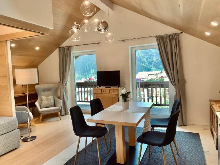Eurochalet - Bed and Breakfast Campitello di Fassa