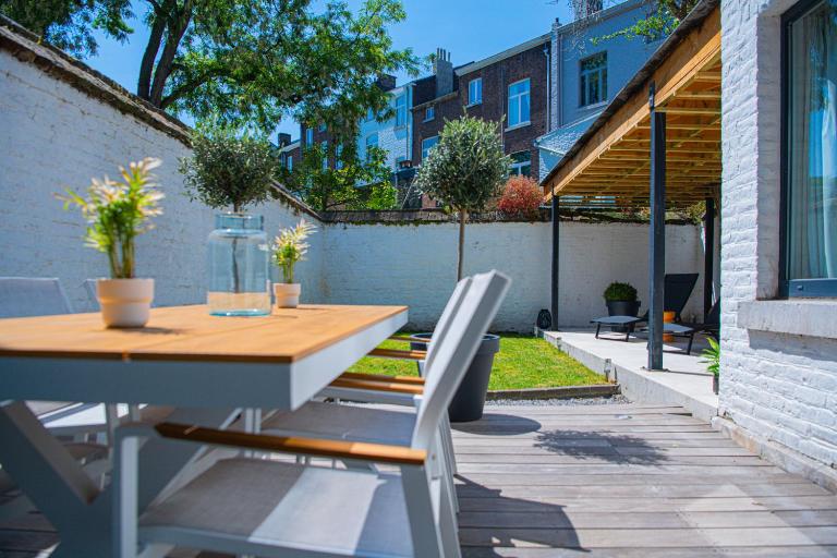 Garden Guillemins Station - B&B Liège