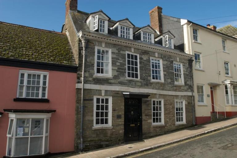 Chain House - Historic and Gorgeous, Spacious and Private - Bed and Breakfast Modbury